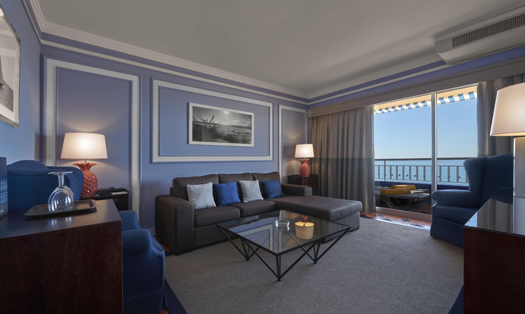 Algarve Casino Hotel Portimão Kültér fotó A living room at the Hilton San Diego Bayfront