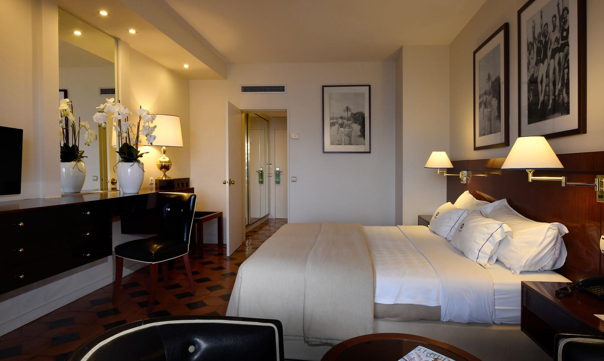 Algarve Casino Hotel Portimão Kültér fotó A room at the Mandarin Oriental, Paris
