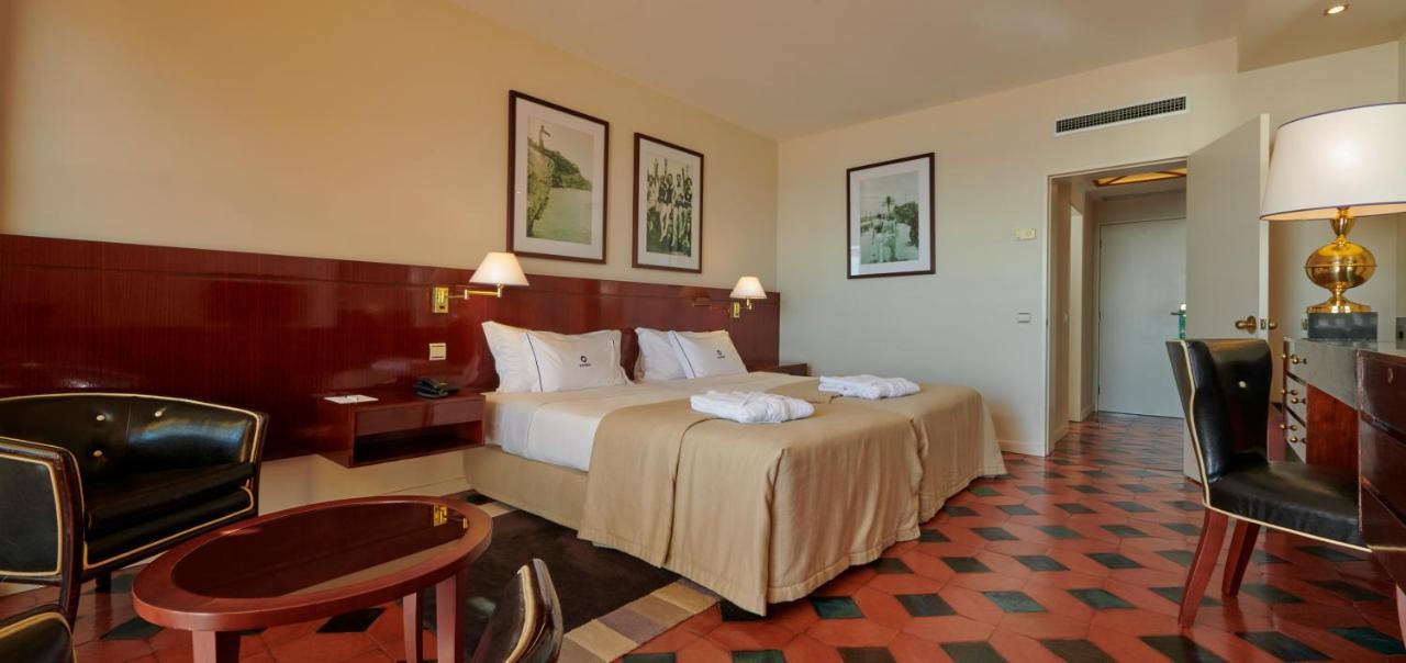 Algarve Casino Hotel Portimão Kültér fotó A room at the Hotel