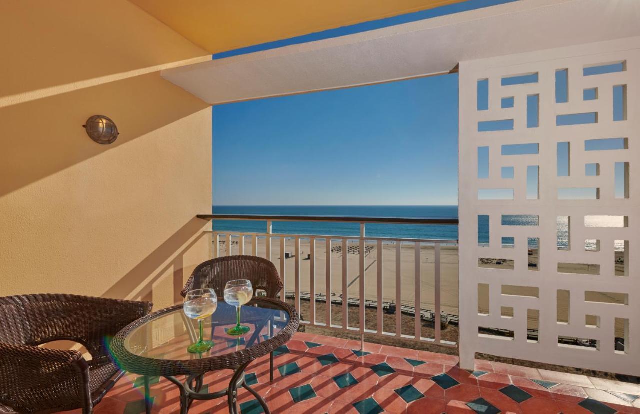 Algarve Casino Hotel Portimão Kültér fotó A balcony at the hotel
