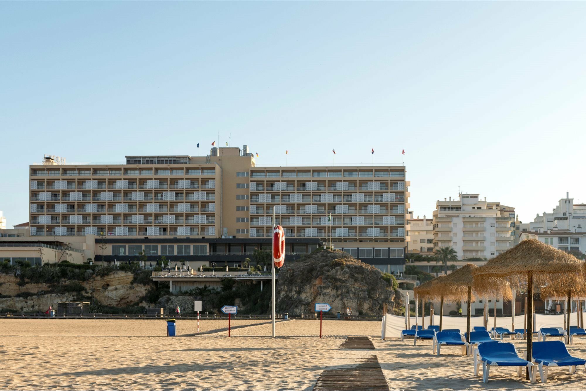 Algarve Casino Hotel Portimão Kültér fotó The hotel in 2011