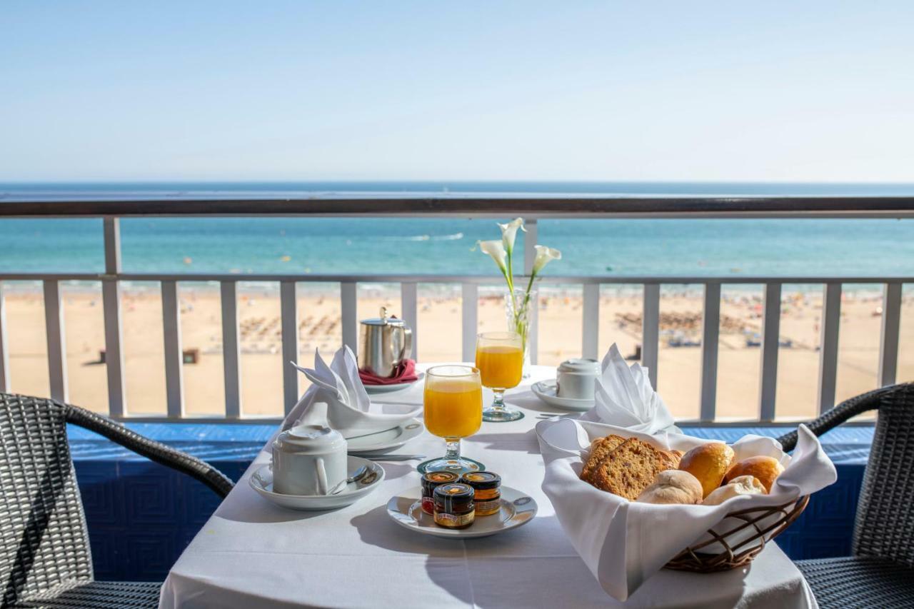 Algarve Casino Hotel Portimão Kültér fotó Breakfast at the Hotel
