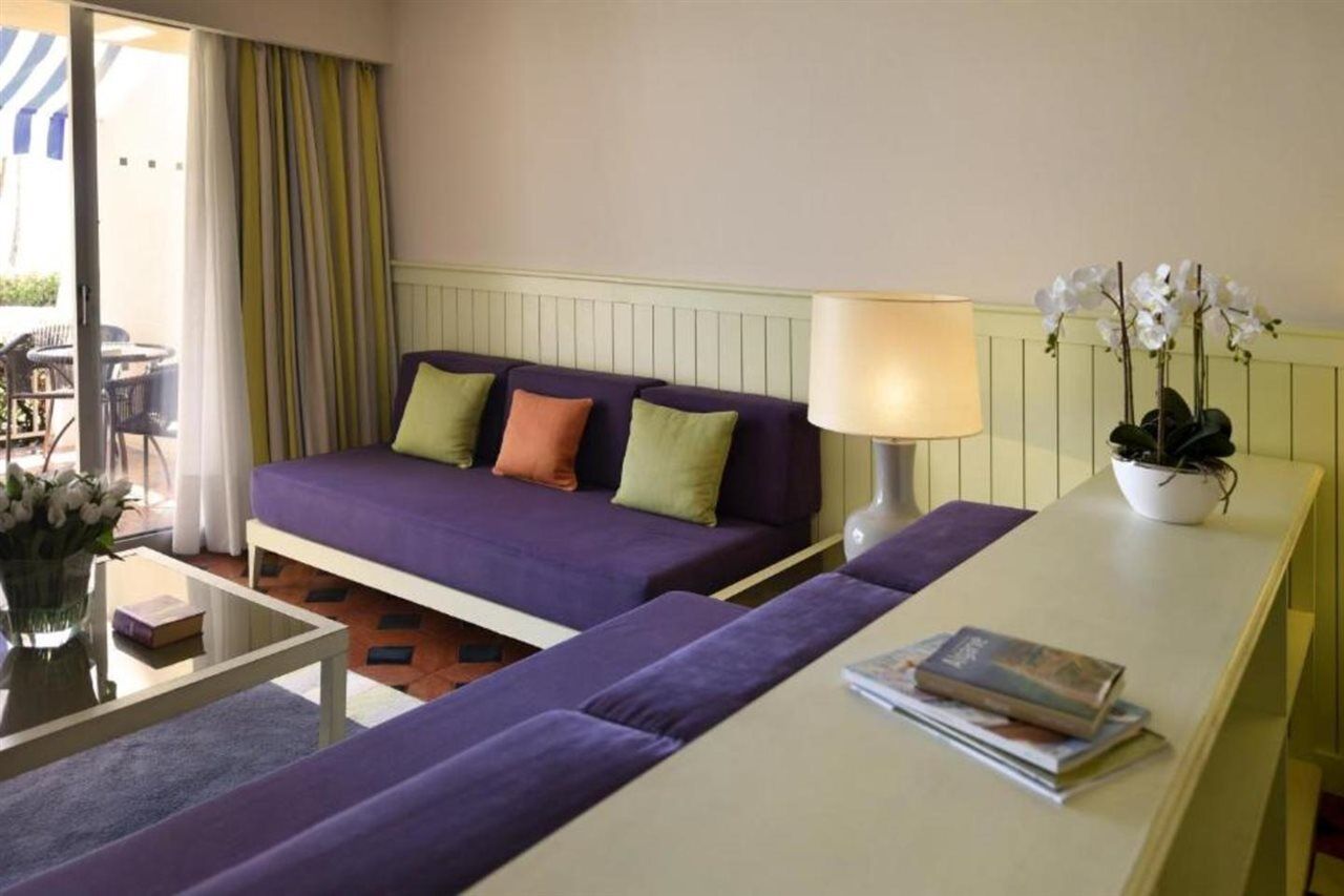 Algarve Casino Hotel Portimão Kültér fotó A room at the hotel